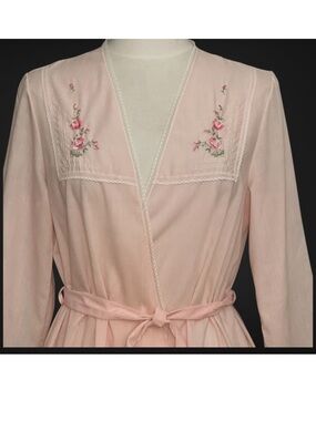VTG Sears Robe M Pale Pink Floral‎ Embroidered Kimono Tie Waist